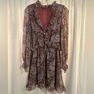 Dress Forum, size small, patterned dress. Perfect for work or fall with boots!